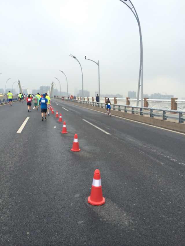 第二个半马之人在画中跑-锡马