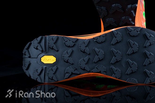 泰尼卡INFERNO 闪电 XLITE 2.0 开箱介绍