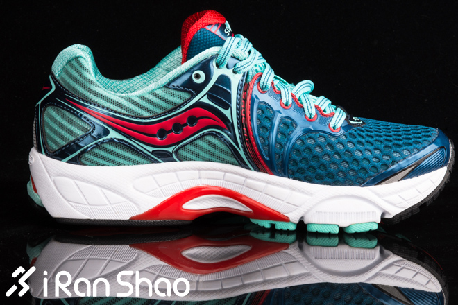 Saucony Triumph 11内侧