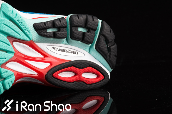 Saucony Triumph 大底