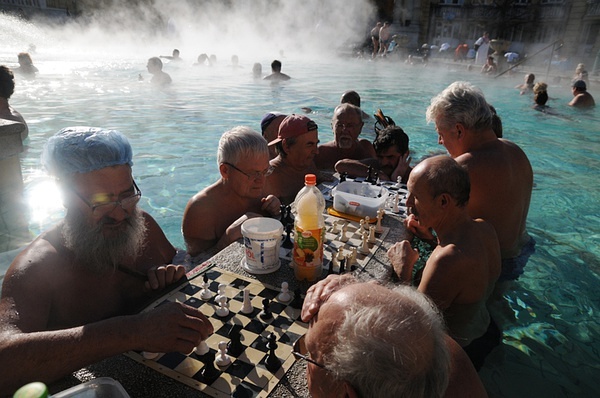 布达佩斯马拉松，在多瑙河畔奔跑