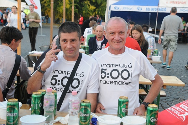 布达佩斯马拉松，在多瑙河畔奔跑