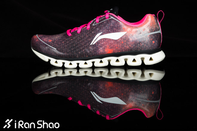 邂逅星空—李宁弧四代慢跑鞋开箱