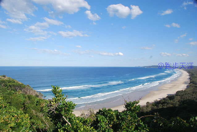 跑拍澳洲金岸马，反思中国马拉松