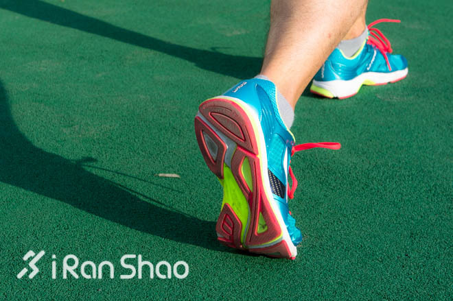 逆光飞翔—李宁2014款双渡跑鞋评测