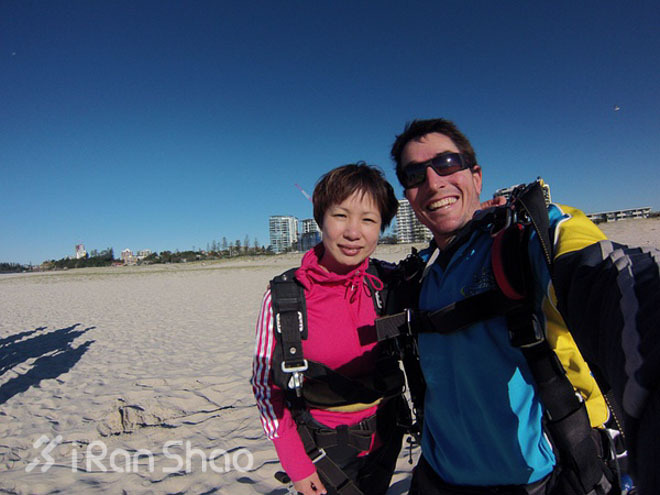 飞翔在黄金海岸—高空跳伞初体验