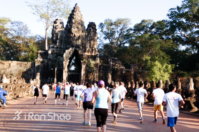 高棉的微笑—吴哥窟半程马拉松赛