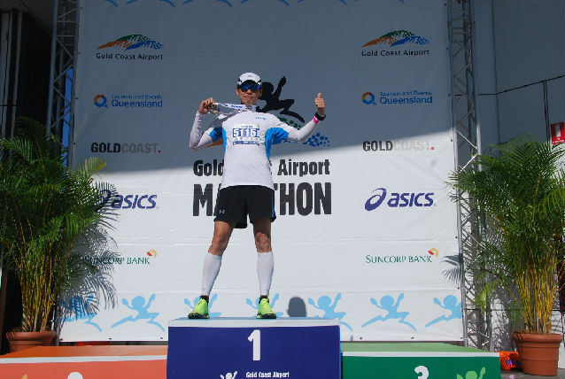 跑拍澳洲金岸马，反思中国马拉松