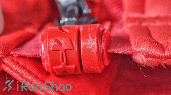 智能自动开合拉链        Under Armour MagZip磁铁拉链