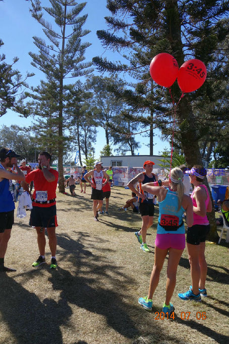 跑拍澳洲金岸马，反思中国马拉松