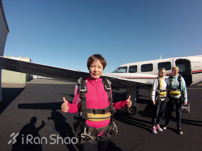 飞翔在黄金海岸—高空跳伞初体验