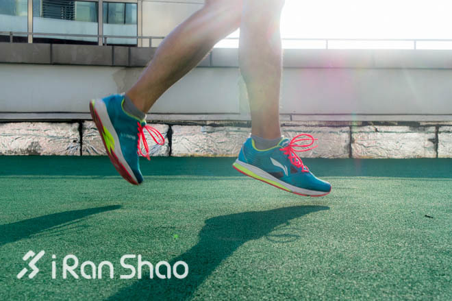 逆光飞翔—李宁2014款双渡跑鞋评测