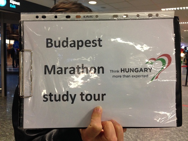 布达佩斯马拉松，在多瑙河畔奔跑