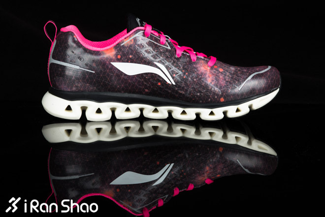 邂逅星空—李宁弧四代慢跑鞋开箱