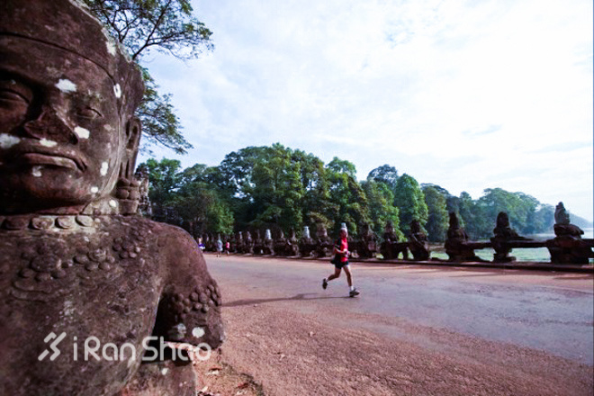 高棉的微笑—吴哥窟半程马拉松赛