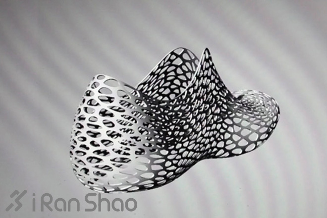 如何在跑鞋上镶钻石—3D打印运动鞋