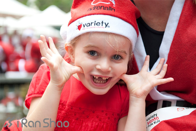 做一个善良的圣诞老人—世界各地的圣诞老人跑