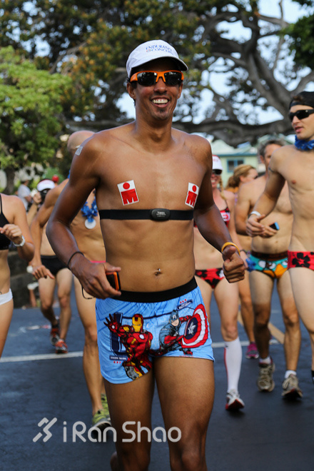 猛男猛女露底了—Kona铁三内衣跑