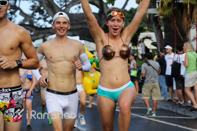 猛男猛女露底了—Kona铁三内衣跑