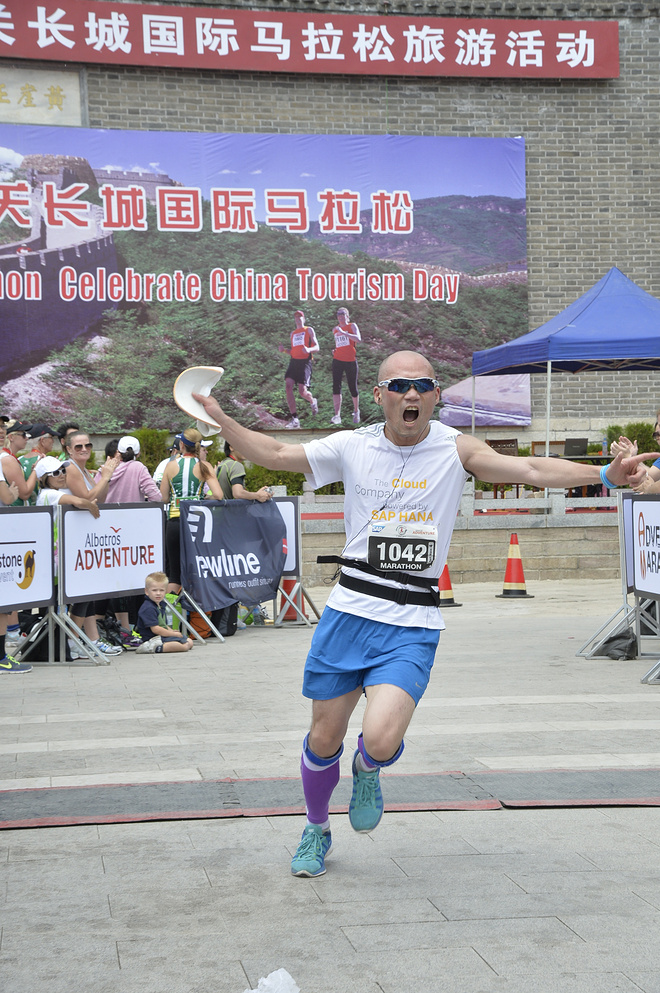 陆过长城，用跑马的方式