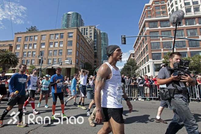 跑者 | 在奔跑中找回自己，一个无家可归者的马拉松故事