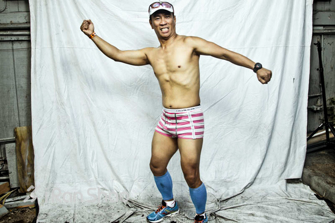 猛男猛女露底了—Kona铁三内衣跑