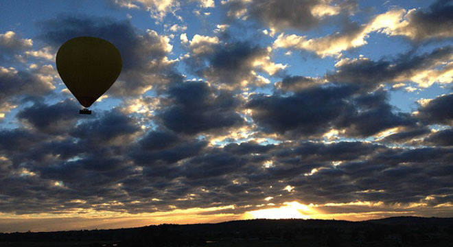 飞翔中的日出—乘坐热气球俯瞰黄金海岸