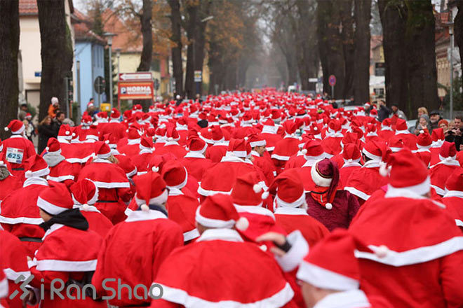 做一个善良的圣诞老人—世界各地的圣诞老人跑