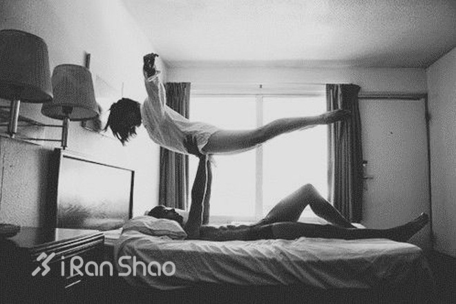 亲爱的，让我先在床上撒会野！