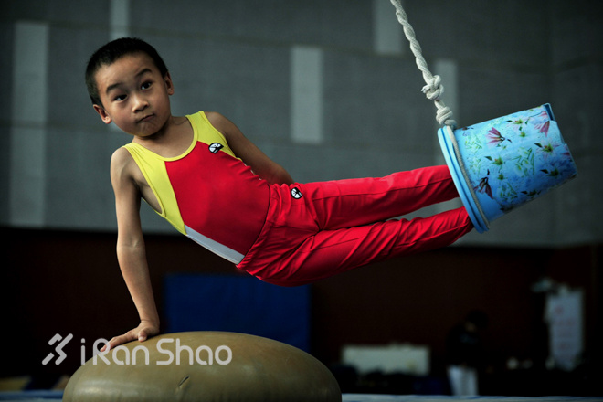 过度训练须避免，健康运动伴童年