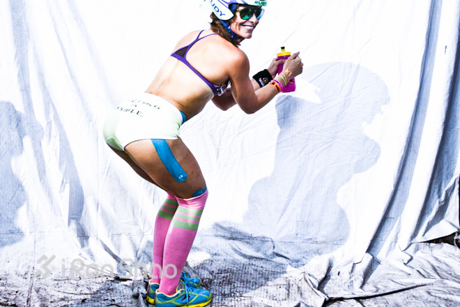 猛男猛女露底了—Kona铁三内衣跑