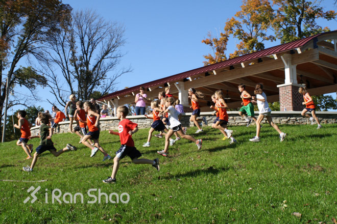 过度训练须避免，健康运动伴童年
