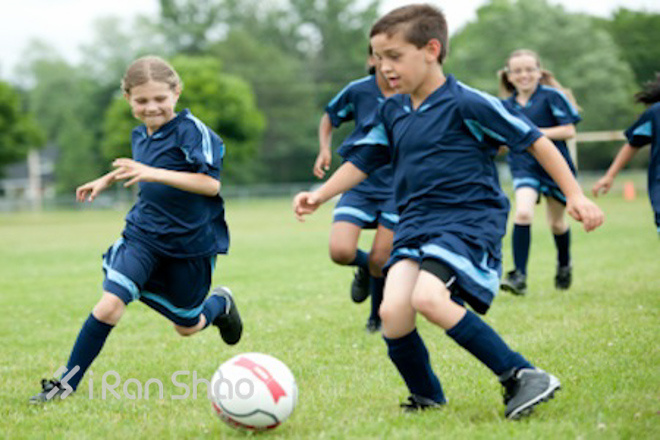 过度训练须避免，健康运动伴童年