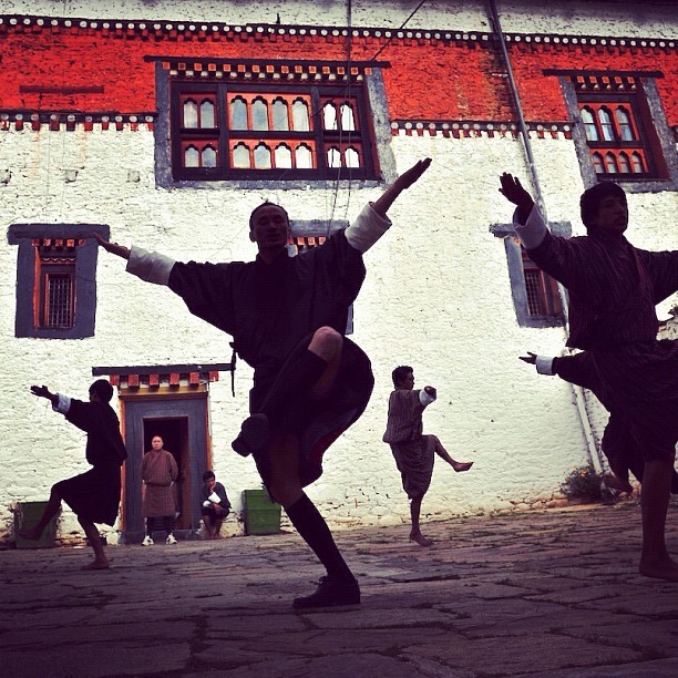 环球跑RunToWorld：奔跑在喜马拉雅山脉，2015第2届不丹马拉松定制团招募