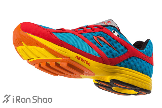 鞋底也能亮瞎眼？—来自外度空间的跑鞋设计