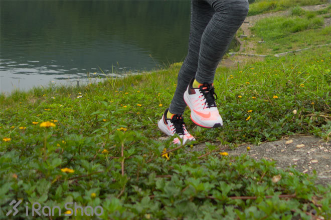 自然跑法的过渡—Nike Air Zoom Elite 7评测
