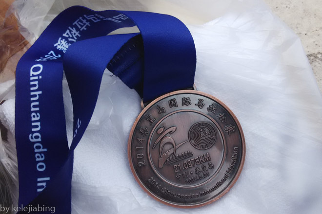 连跑带拍 — 记首届秦皇岛马拉松