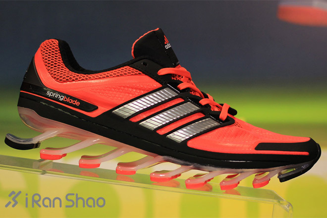 鞋底也能亮瞎眼？—来自外度空间的跑鞋设计