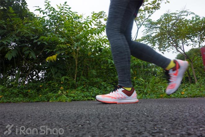 自然跑法的过渡—Nike Air Zoom Elite 7评测