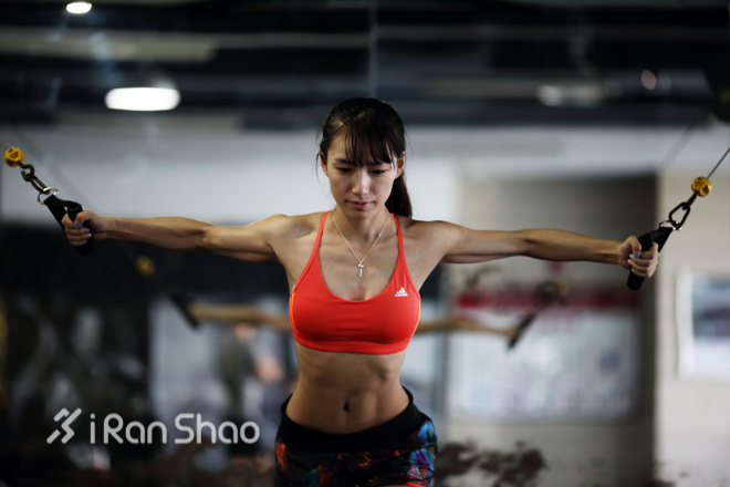 外表清纯内心坚强，运动平衡我的美－陈暖央