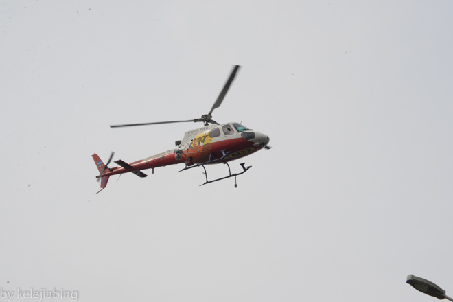 连跑带拍 — 记首届秦皇岛马拉松