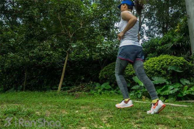 自然跑法的过渡—Nike Air Zoom Elite 7评测