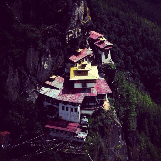 环球跑RunToWorld：奔跑在喜马拉雅山脉，2015第2届不丹马拉松定制团招募