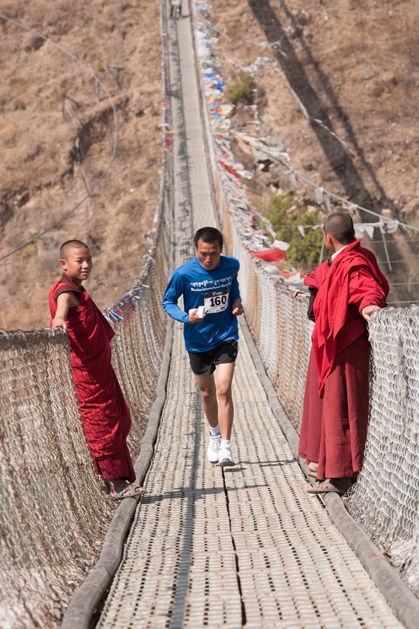 环球跑RunToWorld：奔跑在喜马拉雅山脉，2015第2届不丹马拉松定制团招募