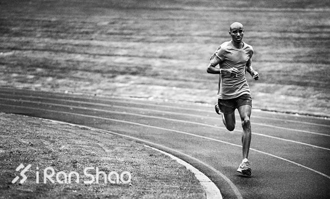 “逃跑哥”莫法拉—从海盗湾里走出的全民偶像