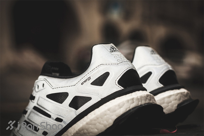 光与影的故事—adidas 推出Energy Boost Glow Zone 全反光夜光跑鞋