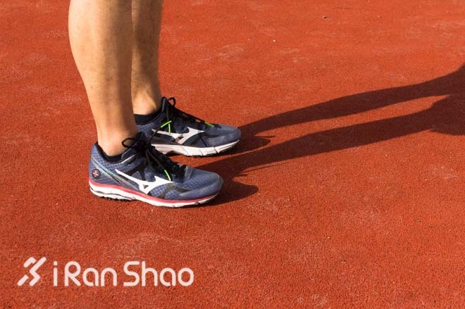 进击的“全民跑鞋”—Mizuno美津浓Wave Rider 17深度评测