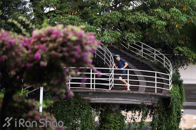 用跑步，回归正常的生活—跑者星爷