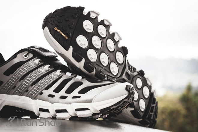 光与影的故事—adidas 推出Energy Boost Glow Zone 全反光夜光跑鞋