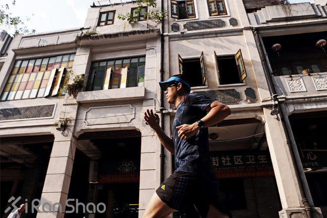 用跑步，回归正常的生活—跑者星爷